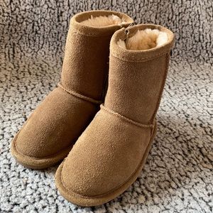 Bearpaw girls boots size 10
